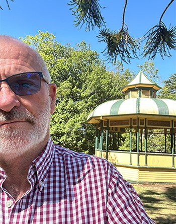 Norm on the road in western Victoria - Hamilton Botanical Gardens, Victoria - March 2025